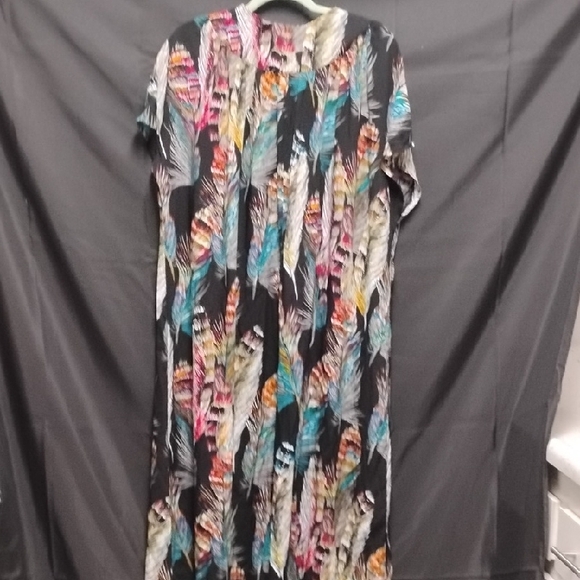 Multicolor Feather Print Maxi Dress - Picture 3 of 8